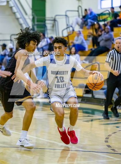 Thumbnail 3 in Dougherty Valley vs Oxnard (Santa Barbara Holiday Classic) photogallery.