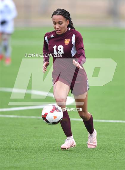 Thumbnail 1 in Liberty vs Round Rock (National Elite Prep Showcase) photogallery.