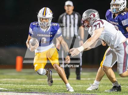 Thumbnail 3 in Thibodaux vs. Destrehan photogallery.