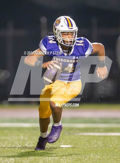 Thumbnail 3 in Thibodaux vs. Destrehan photogallery.