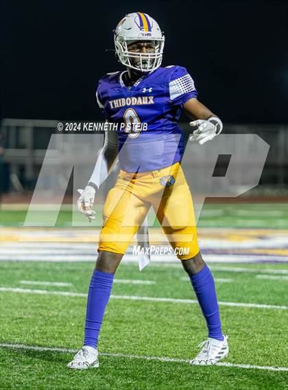 Thumbnail 2 in Thibodaux vs. Destrehan photogallery.