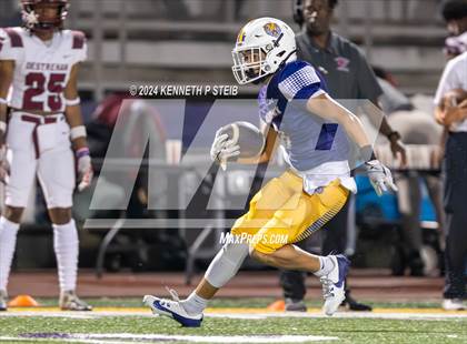 Thumbnail 3 in Thibodaux vs. Destrehan photogallery.