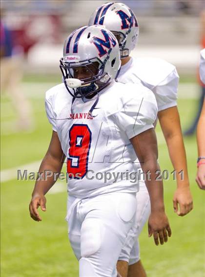 Thumbnail 3 in Calallen vs. Manvel (4A Div 2 Semifinal) photogallery.