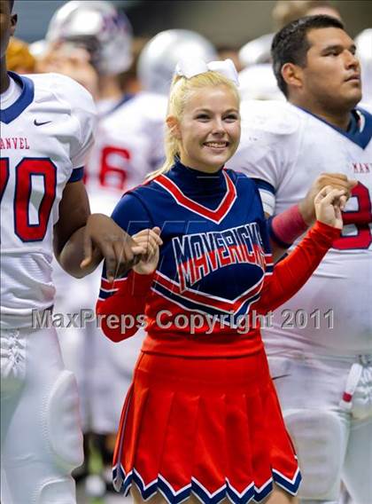 Thumbnail 3 in Calallen vs. Manvel (4A Div 2 Semifinal) photogallery.
