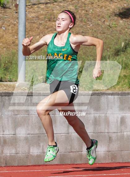 Thumbnail 2 in FVL Championships (100, 200, 400, 800 Meter) photogallery.