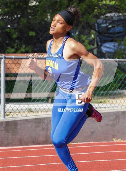 Thumbnail 1 in FVL Championships (100, 200, 400, 800 Meter) photogallery.