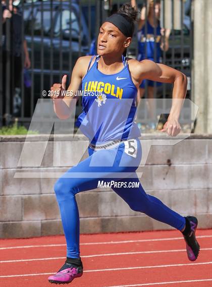 Thumbnail 2 in FVL Championships (100, 200, 400, 800 Meter) photogallery.