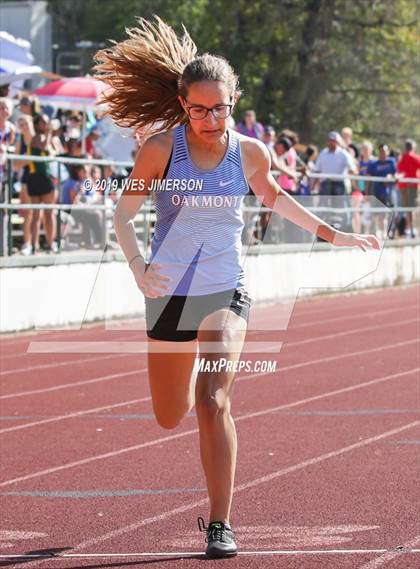Thumbnail 2 in FVL Championships (100, 200, 400, 800 Meter) photogallery.