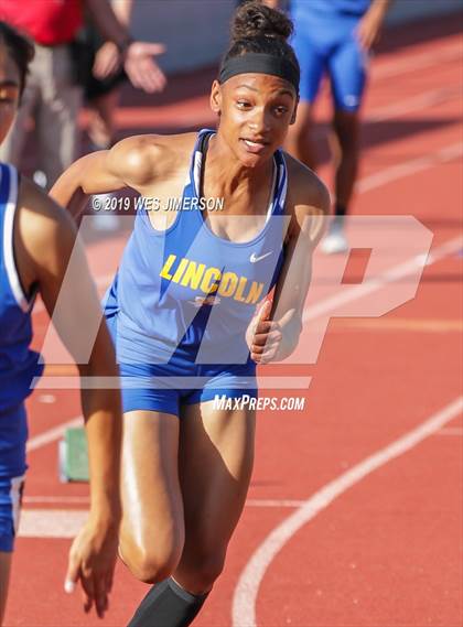 Thumbnail 1 in FVL Championships (100, 200, 400, 800 Meter) photogallery.