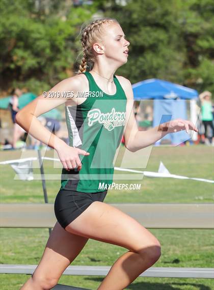 Thumbnail 2 in FVL Championships (100, 200, 400, 800 Meter) photogallery.