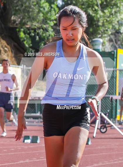 Thumbnail 2 in FVL Championships (100, 200, 400, 800 Meter) photogallery.