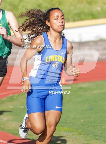 Thumbnail 2 in FVL Championships (100, 200, 400, 800 Meter) photogallery.