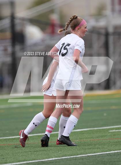 Thumbnail 1 in Arapahoe @ Cherokee Trail photogallery.