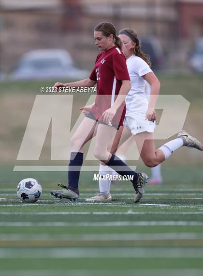Thumbnail 1 in Arapahoe @ Cherokee Trail photogallery.