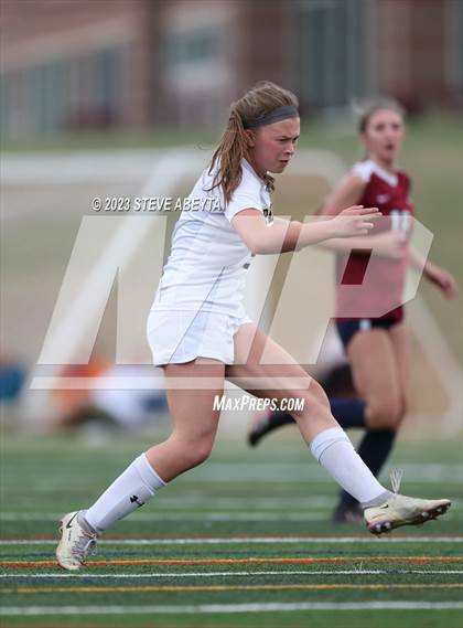 Thumbnail 2 in Arapahoe @ Cherokee Trail photogallery.