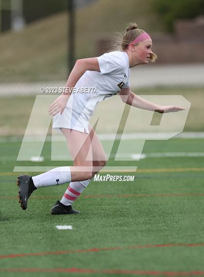 Thumbnail 3 in Arapahoe @ Cherokee Trail photogallery.