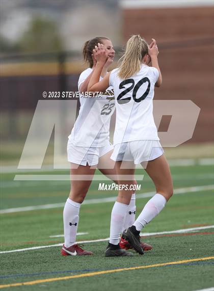 Thumbnail 2 in Arapahoe @ Cherokee Trail photogallery.