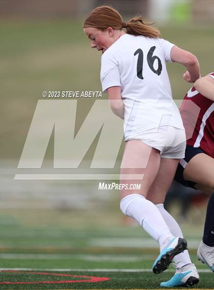 Thumbnail 1 in Arapahoe @ Cherokee Trail photogallery.