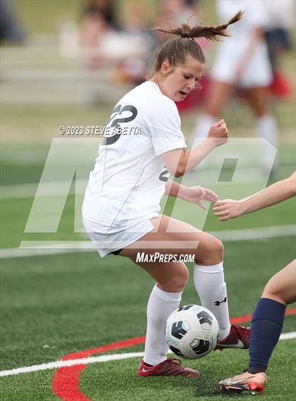Thumbnail 1 in Arapahoe @ Cherokee Trail photogallery.