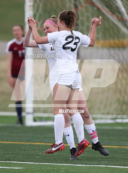 Thumbnail 3 in Arapahoe @ Cherokee Trail photogallery.