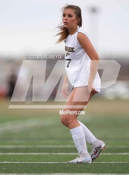Thumbnail 1 in Arapahoe @ Cherokee Trail photogallery.