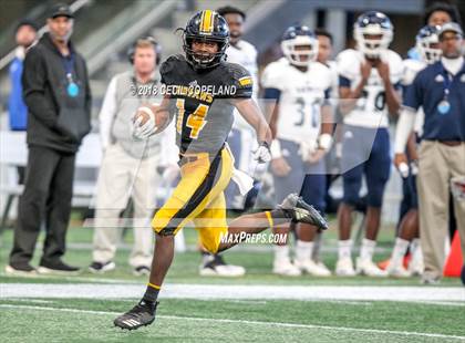 Thumbnail 2 in Cedar Grove vs. Peach County (GHSA Class 3A Championship) photogallery.