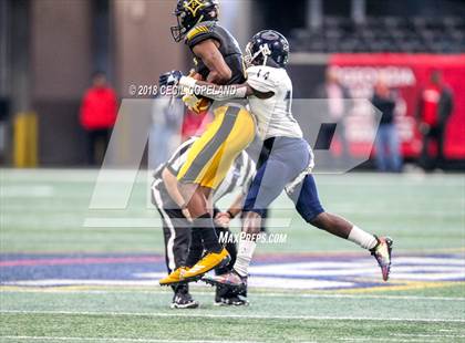 Thumbnail 2 in Cedar Grove vs. Peach County (GHSA Class 3A Championship) photogallery.