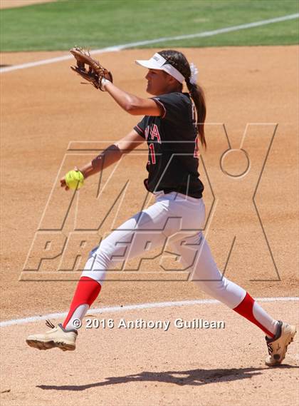Thumbnail 2 in Paraclete vs. Savanna (CIF SS Div 6 Final) photogallery.