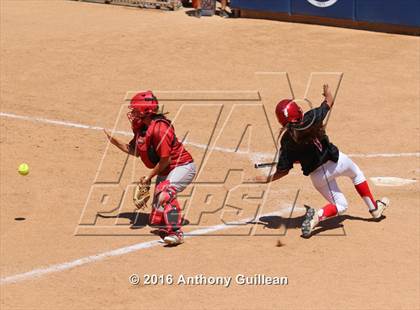 Thumbnail 3 in Paraclete vs. Savanna (CIF SS Div 6 Final) photogallery.