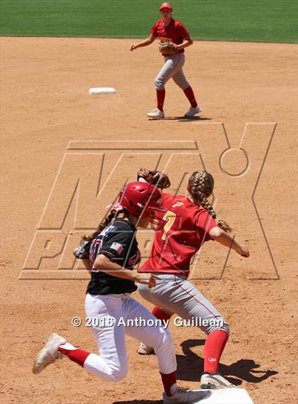 Thumbnail 1 in Paraclete vs. Savanna (CIF SS Div 6 Final) photogallery.