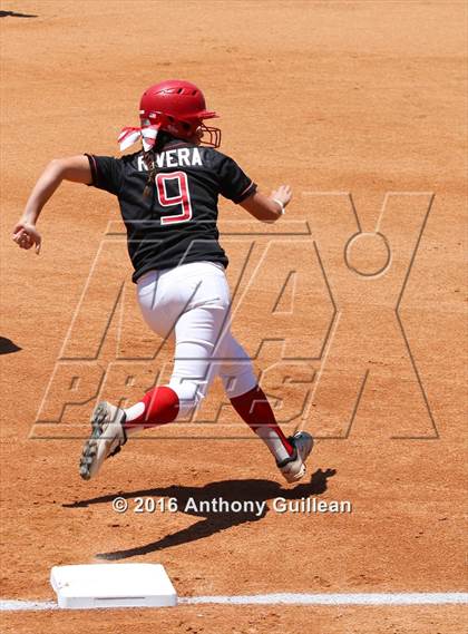 Thumbnail 2 in Paraclete vs. Savanna (CIF SS Div 6 Final) photogallery.