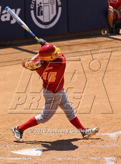 Thumbnail 3 in Paraclete vs. Savanna (CIF SS Div 6 Final) photogallery.