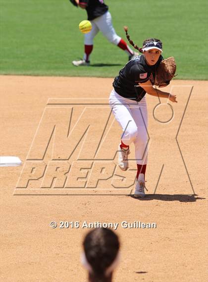 Thumbnail 3 in Paraclete vs. Savanna (CIF SS Div 6 Final) photogallery.