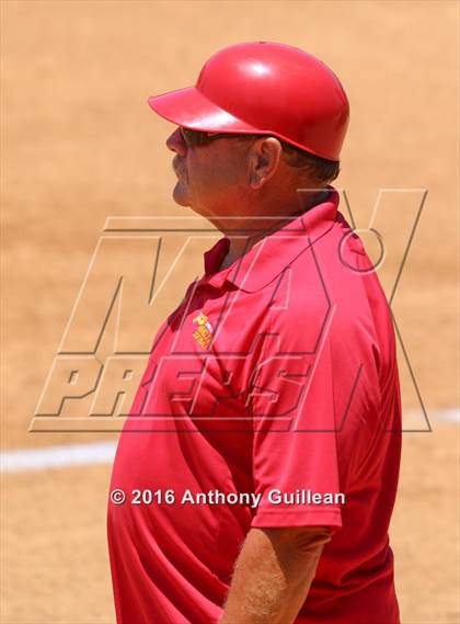 Thumbnail 3 in Paraclete vs. Savanna (CIF SS Div 6 Final) photogallery.