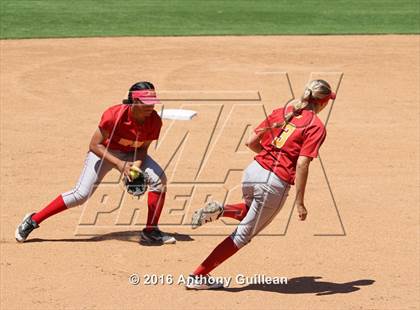 Thumbnail 2 in Paraclete vs. Savanna (CIF SS Div 6 Final) photogallery.