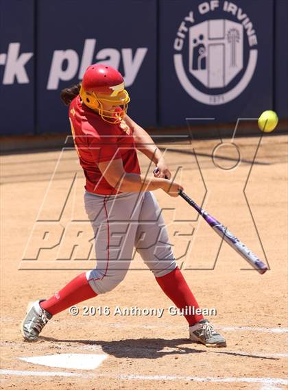 Thumbnail 3 in Paraclete vs. Savanna (CIF SS Div 6 Final) photogallery.