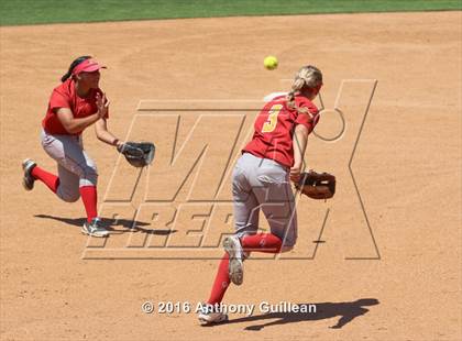 Thumbnail 1 in Paraclete vs. Savanna (CIF SS Div 6 Final) photogallery.
