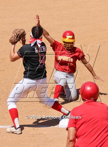 Thumbnail 3 in Paraclete vs. Savanna (CIF SS Div 6 Final) photogallery.