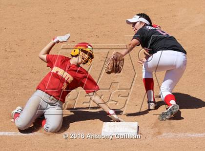 Thumbnail 3 in Paraclete vs. Savanna (CIF SS Div 6 Final) photogallery.