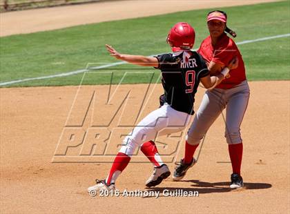 Thumbnail 3 in Paraclete vs. Savanna (CIF SS Div 6 Final) photogallery.