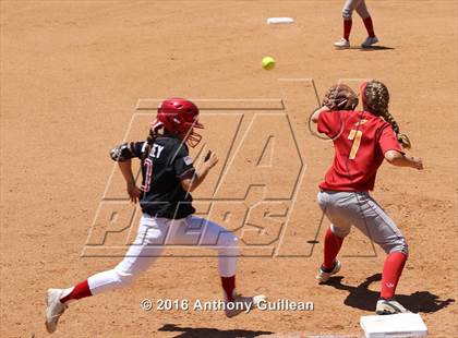Thumbnail 3 in Paraclete vs. Savanna (CIF SS Div 6 Final) photogallery.