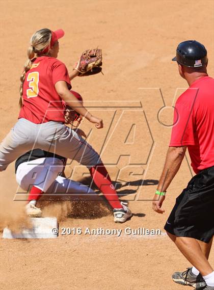 Thumbnail 1 in Paraclete vs. Savanna (CIF SS Div 6 Final) photogallery.