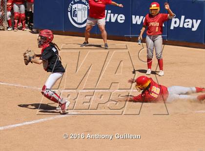 Thumbnail 2 in Paraclete vs. Savanna (CIF SS Div 6 Final) photogallery.