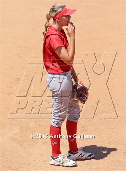 Thumbnail 3 in Paraclete vs. Savanna (CIF SS Div 6 Final) photogallery.