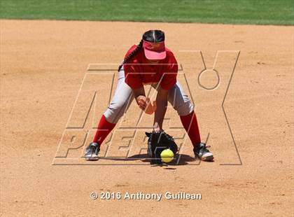 Thumbnail 3 in Paraclete vs. Savanna (CIF SS Div 6 Final) photogallery.