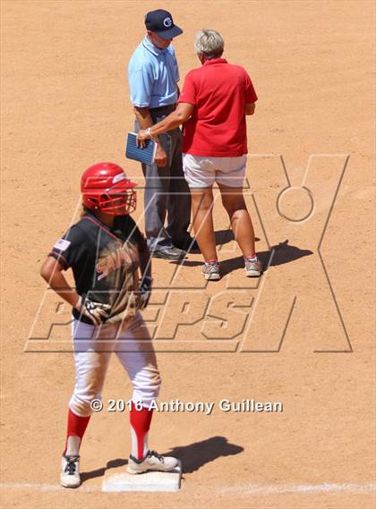 Thumbnail 2 in Paraclete vs. Savanna (CIF SS Div 6 Final) photogallery.
