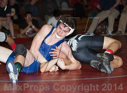 Thumbnail 2 in Sac Joaquin Divisional II Tournament Finals photogallery.