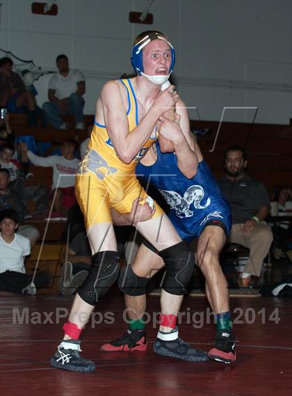 Thumbnail 2 in Sac Joaquin Divisional II Tournament Finals photogallery.