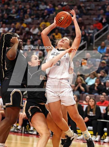 Thumbnail 2 in Kennedy Catholic vs. Homer-Center (PIAA 2A Championship) photogallery.