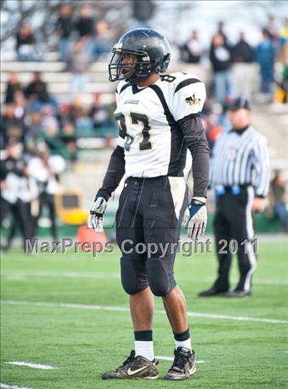 Thumbnail 3 in Central vs. Chariho (RIIL Division 2 Final) photogallery.